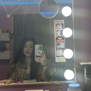 Meet your Posher, Dahlia